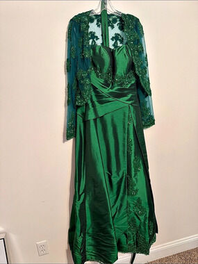 Modern Maids Floral Lace Maxi Dress in Green Size 6 Like New